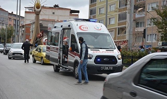 Bilecik'te otomobil yayaya çarptı