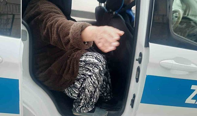 Bilecik'te zabıta ile çorap satan kadın arasında gülümseten diyalog
