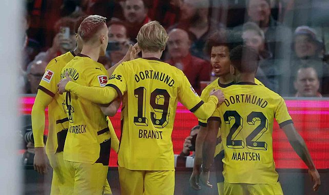 Borussia Dortmund, 10 yıl sonra deplasmanda Bayern Münih'i devirdi