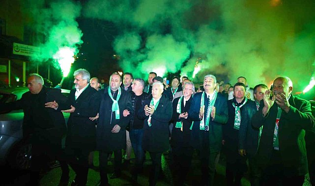 Bozbey Büyükşehir çalışanlarına seslendi; "Mustafa ağabeyiniz geliyor"