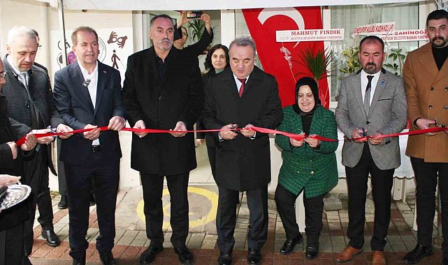 Bozüyük'te el sanatları sergisi açıldı