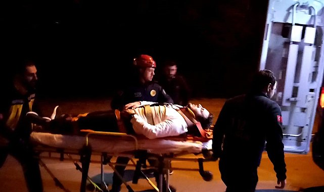 Bursa'da hafif ticari araç ile otomobil çarpıştı: 4 yaralı