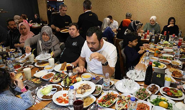 Büryan iftarda hem gözü hem de mideyi doyuruyor