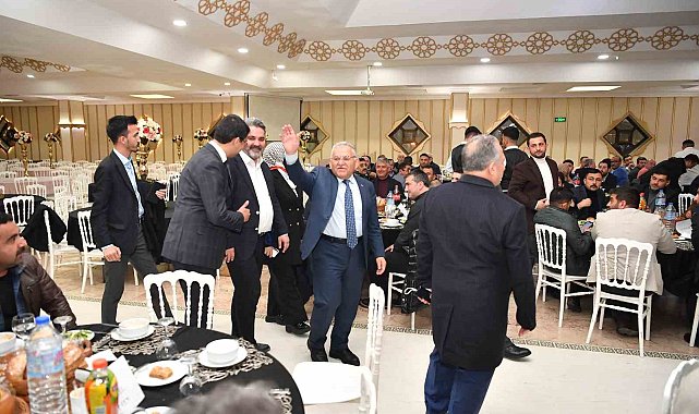 Büyükkılıç: "Şehrimize aşığız, bayrağımıza aşığız, insanlara hizmete aşığız"