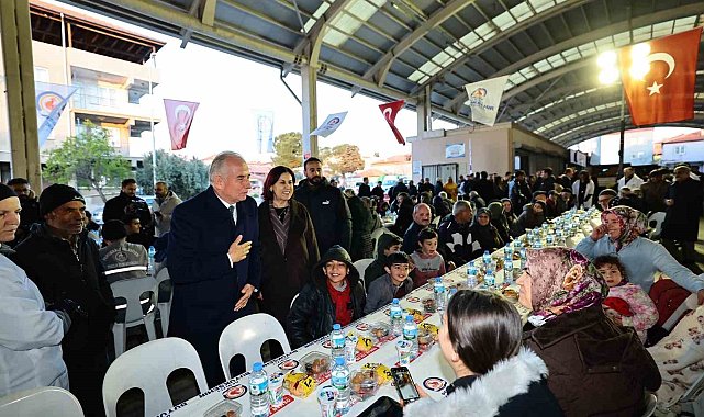 Büyükşehrin iftar bereketi Karşıyaka'ya taşındı
