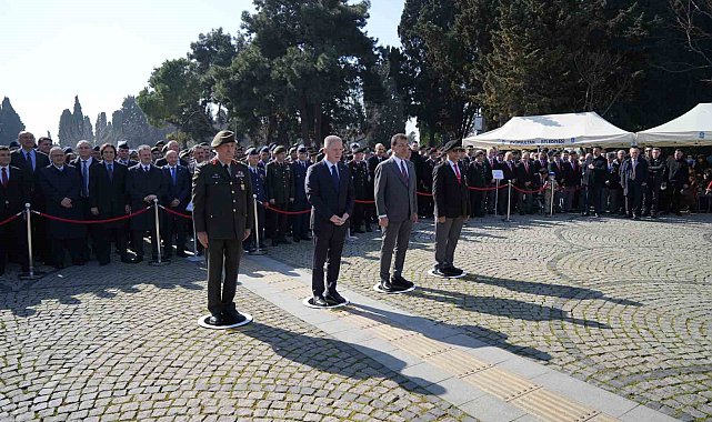 Çanakkale Şehitleri, Edirnekapı Şehitliği'nde törenle anıldı