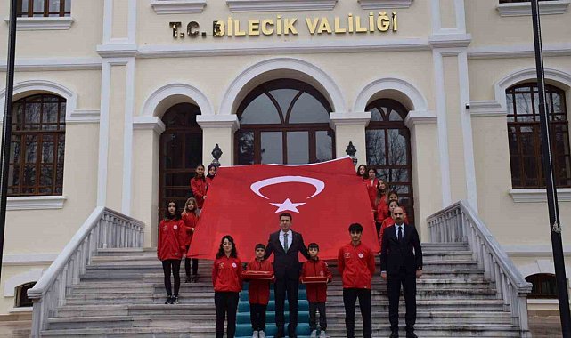 Çanakkale'den yola çıkan kutsal emanetler Bilecik'e ulaştı