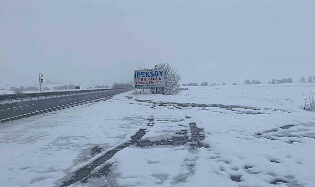 Çankırı'nın yüksek kesimleri beyaza büründü: Kar sürücülere zor anlar yaşattı