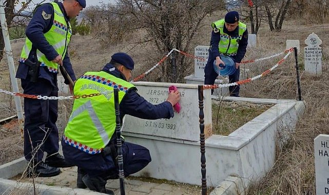 Çavdarhisar'da şehit Er Sadık Uçar'ın mezarının bakımı yapıldı