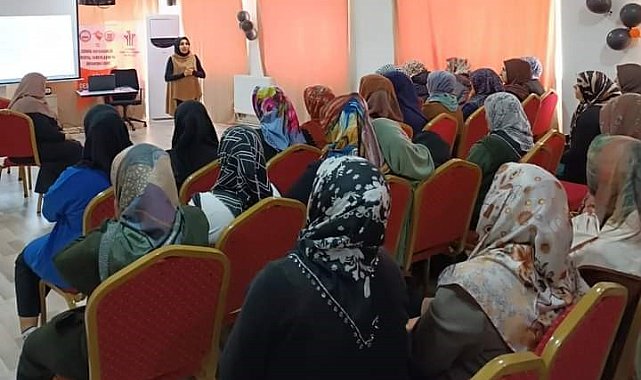 Çermik'te aile ve internet semineri