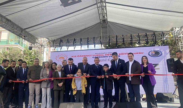 CHP Genel Başkanı Özel, Kartal'da toplu açılış törenine katıldı