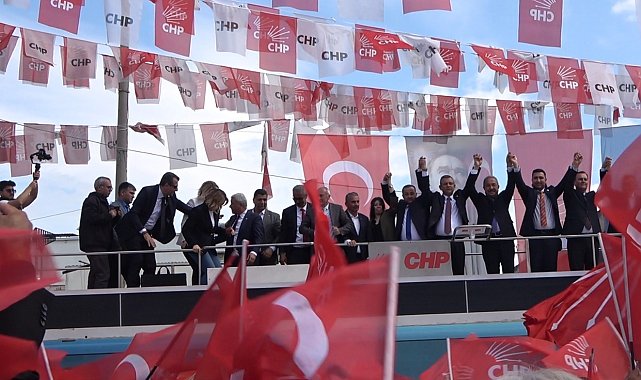 CHP Genel Başkanı Özel, Osmaniye'de partililerle buluştu