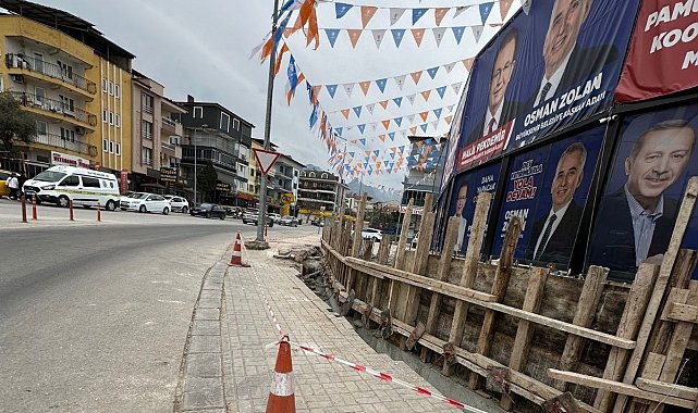 CHP'li Coşkun'dan rakip adaya kaldırım eleştirisi