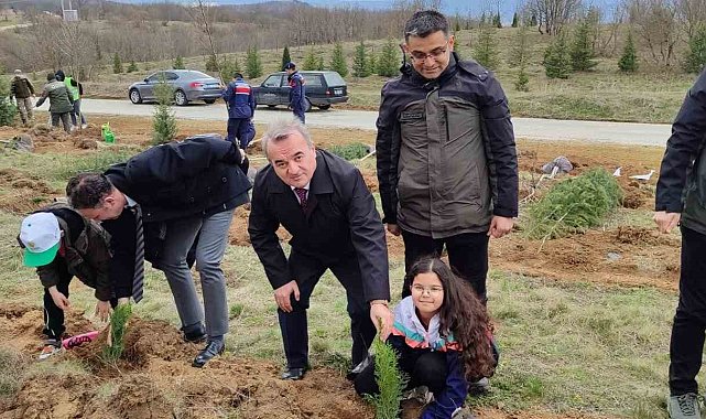Çok sayıda fidan toprakla buluştu
