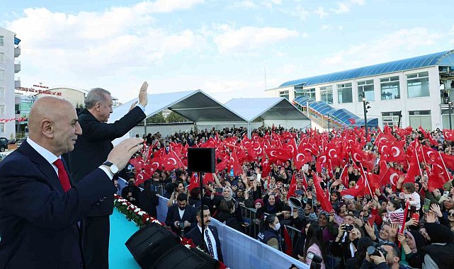 Cumhurbaşkanı Erdoğan: "Ben Ankaralıyım, havalimanından şehir merkezine kadar ne yapıyorsak biz yapıyoruz, metro filan bir şey yok, derdi de yok"