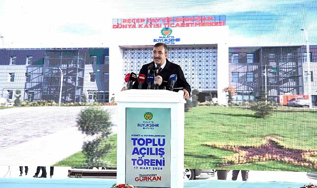 Cumhurbaşkanı Yardımcısı Yılmaz: "Yıl sonunda 200 bin konut hak sahiplerine teslim edilecek"
