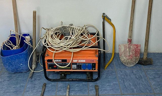 Define avcıları kazdıkları 35 metrelik kuyuda suçüstü yakalandı