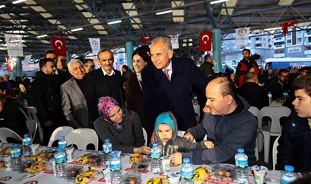Denizli Büyükşehrin iftar bereketi Fatih'te yaşandı