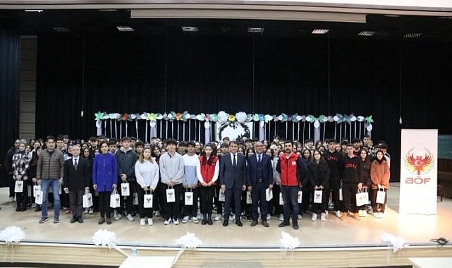 Denizli polisi 1170 liseliye terör örgütlerini anlattı