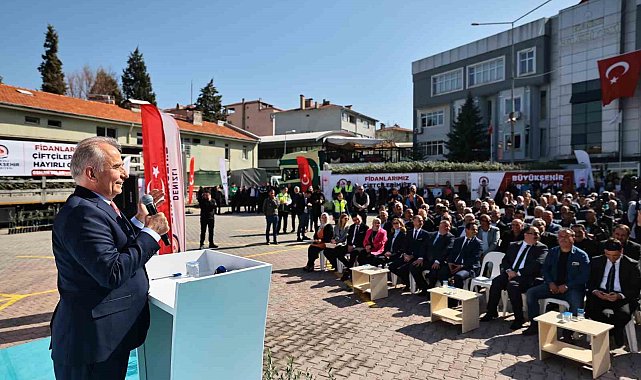 Denizli'de 14 ilçede 240 bin zeytin fidanı toprakla buluşacak