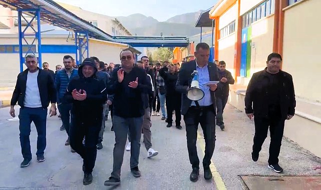 Denizli'de Şişecam çalışanları iş bıraktı