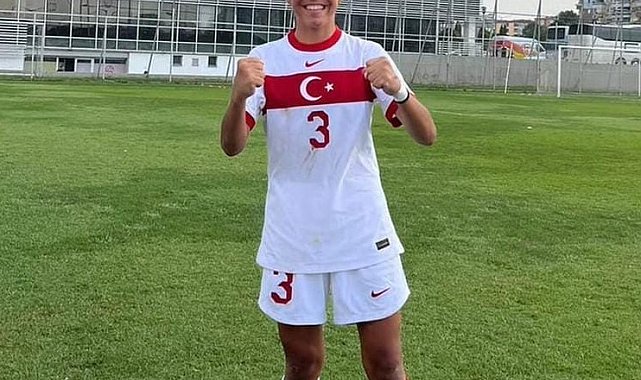 Denizlili bayan futbolcuya milli gurur