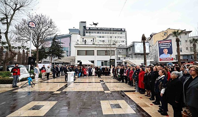 Denizlili kadınlar Atatürk'ü unutmadı