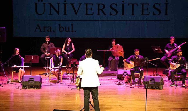 Depremin acılarını müzikle yendiler