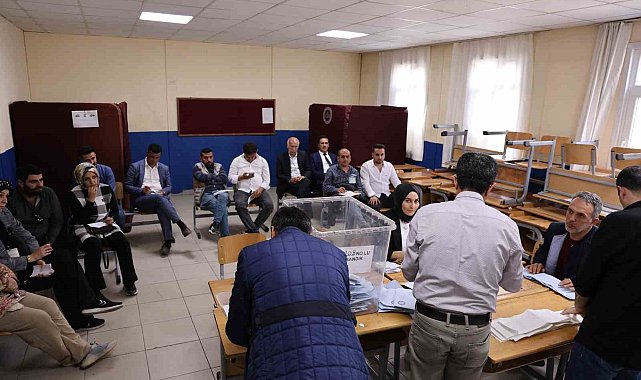 Depremin merkez üssü Kahramanmaraş'ta sandıklar açıldı