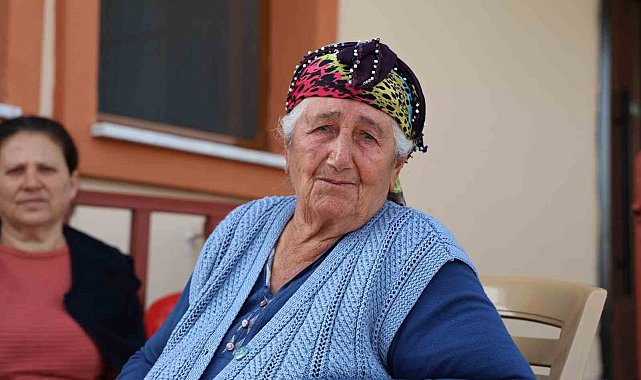 Depremin merkezinde depremzedeler bir bir evlerine yerleşiyor