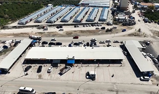 Depremin yerle bir ettiği Samandağ'da 39 prefabrik iş yeri esnafa can suyu oldu