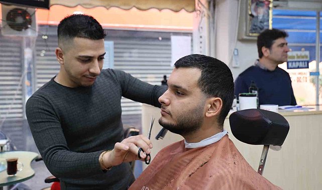 Depremzede berberden enflasyona karşı fiyat tarifesi: Saç tıraşı 45 TL