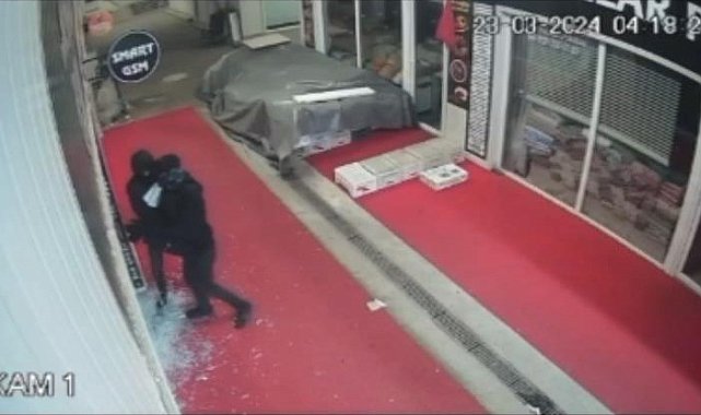 Depremzede esnafı bu kez hırsızlar yıktı
