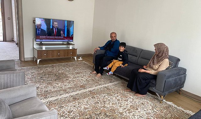 Depremzedeler teslim alıp yerleştikleri köy evlerinden oldukça memnun