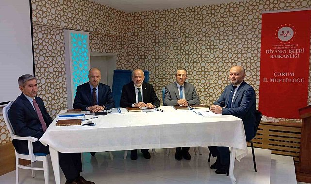 Din görevlileri birinci olmak için kıyasıya yarıştı