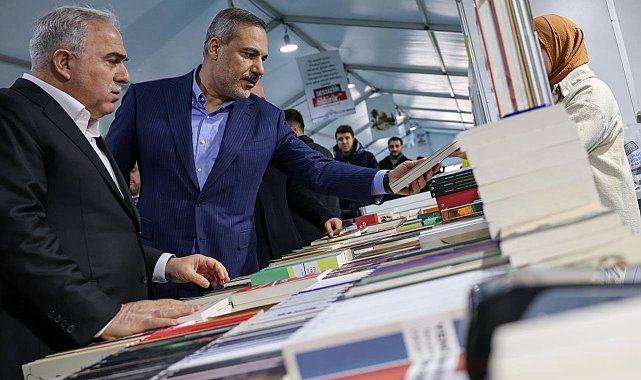 Dışişleri Bakanı Fidan, Fatih'te gençlerle bir araya geldi