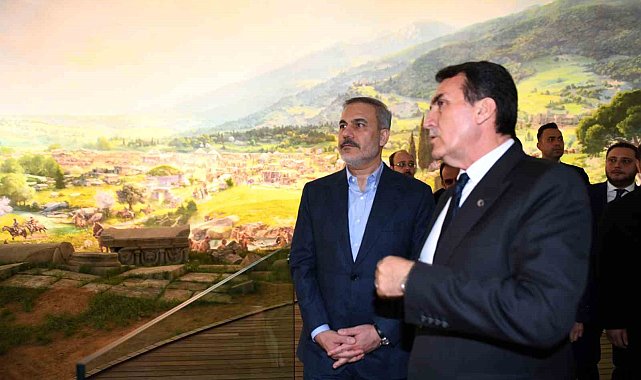 Dışişleri Bakanı Hakan Fidan Panorama 1326&#039;yı gezdi