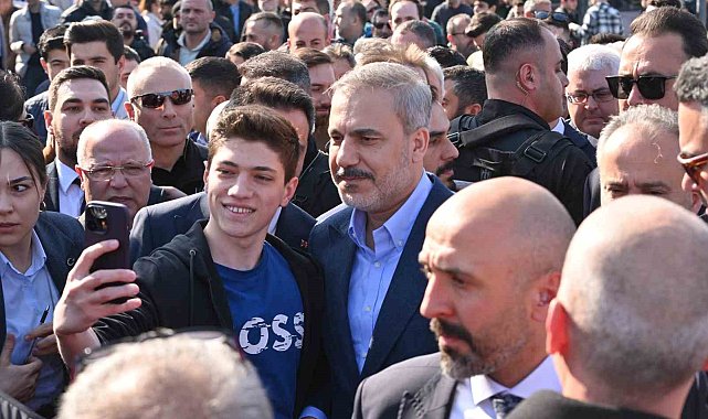 Dışişleri Bakanı Hakan Fidan'a Bursa'da yoğun ilgi