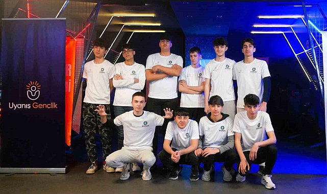 Diyarbakır'da 'Uyanış Gençlik Valorant Turnuvası' düzenlendi