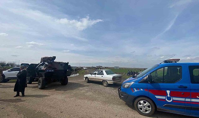 Diyarbakır'da akrabaların hayvanlar için yol verme kavgası: 3 yaralı