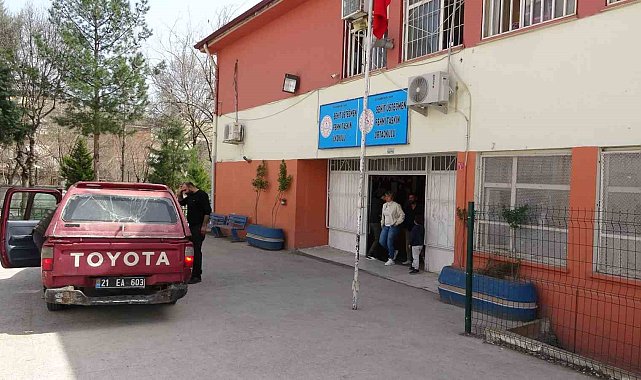 Diyarbakır'da okul temizliği yapan 14 öğrenci zehirlendi