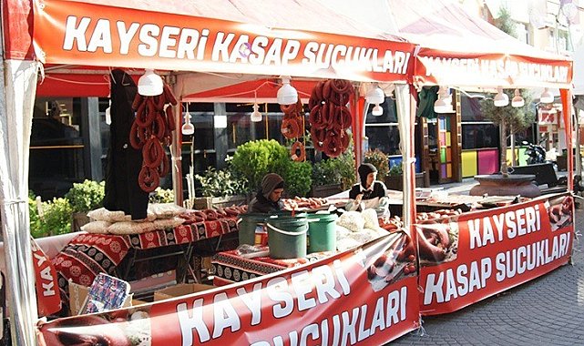 Diyarbakır&#039;da Sanat Sokağında yöresel lezzet fuarı devam ediyor