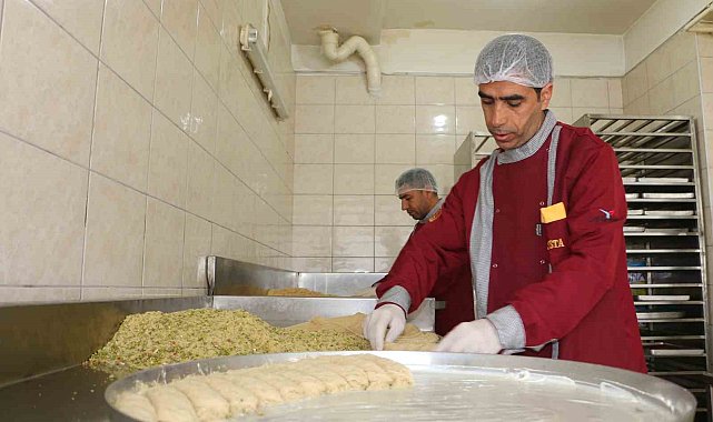 Diyarbakır'da tatlıcılar Ramazan ayında günde 1 ton satış hedefliyor