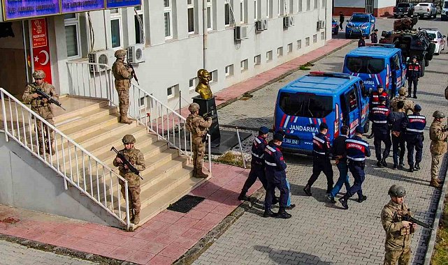 Diyarbakır'da terör örgütü DEAŞ'a operasyon: 3 gözlatı