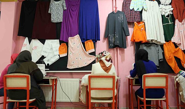 Diyarbakır'da yaklaşık 30 bin kadın, 9 farklı kurs yerinde 80 farklı atölyeden yararlandı