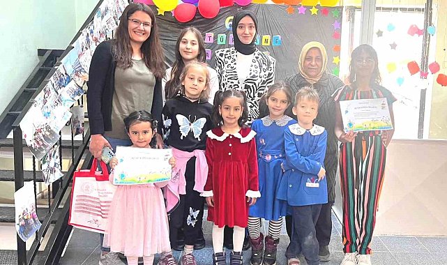Dumlupınar'da en çok kitap alıp okuyan öğrenciler ödüllendirildi