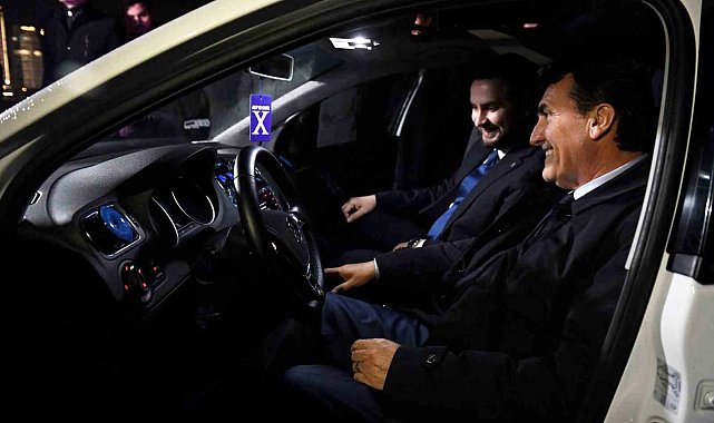 Dündar, modifiyeli araç tutkunlarıyla buluştu