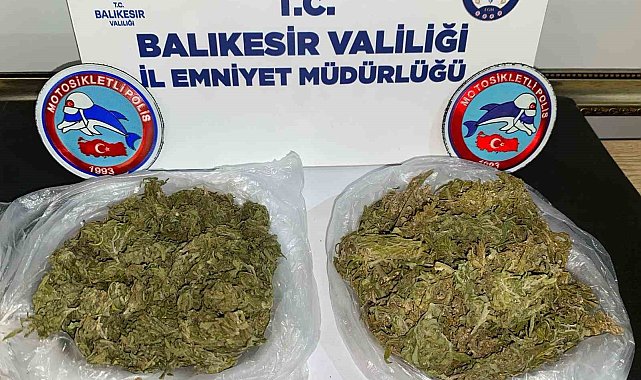 Durdurulan aracın içinden uyuşturucu madde çıktı