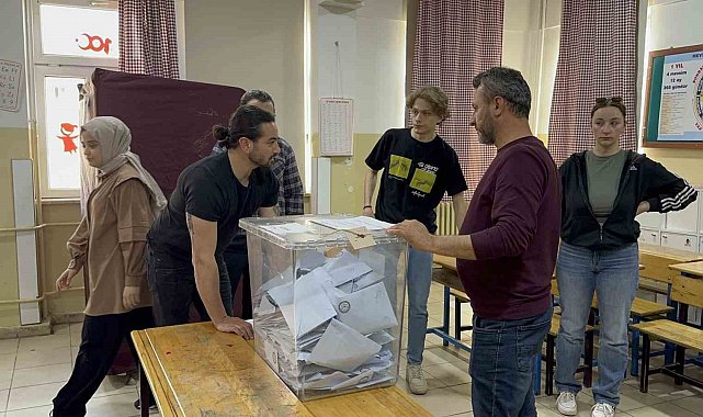 Düzce'de sandıklar kapandı oy sayımına geçildi