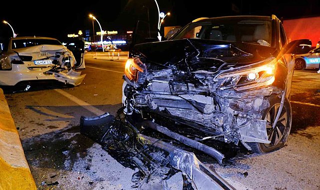 Edirne'de iki otomobil çarpıştı: 2 yaralı